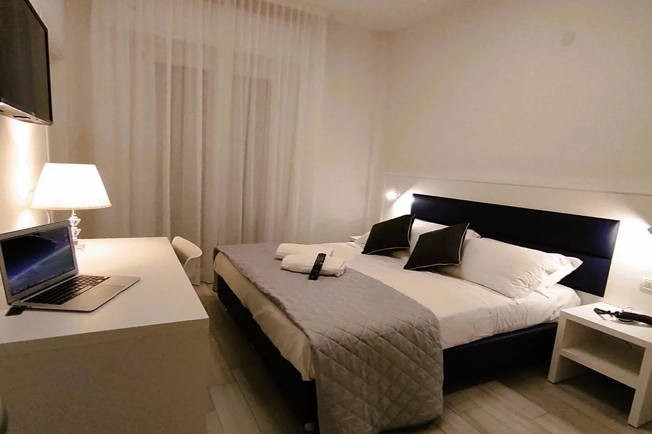 ***  Hotel Gran San Bernardo Риччоне Италия