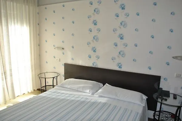Hotel Gran San Bernardo Риччоне