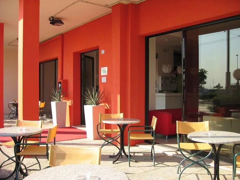 ***  Hotel Gran San Bernardo Риччоне Италия